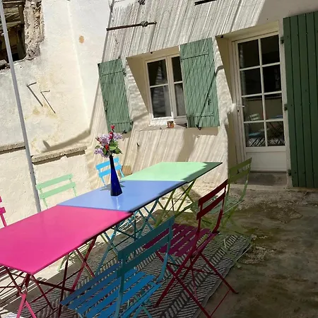 Maison De Village Feriehus Lédenon